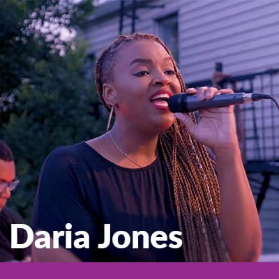 Daria Jones at DreamPlay Sessions singing